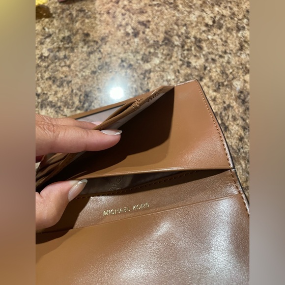 Michael Kors Heritage Medium Logo Passport Wallet - Picture 6 of 9